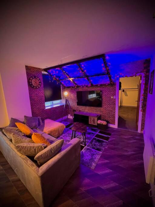 Stunning Two Bed City Centre Apartment リーズ エクステリア 写真