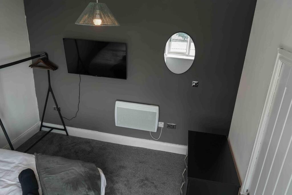 Stunning Two Bed City Centre Apartment リーズ エクステリア 写真