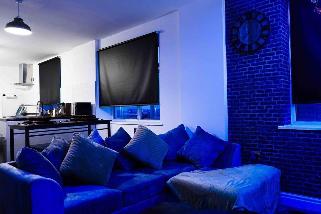 Stunning Two Bed City Centre Apartment リーズ エクステリア 写真