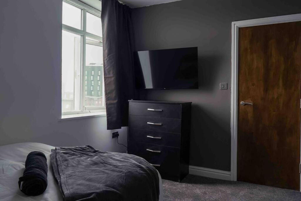 Stunning Two Bed City Centre Apartment リーズ エクステリア 写真