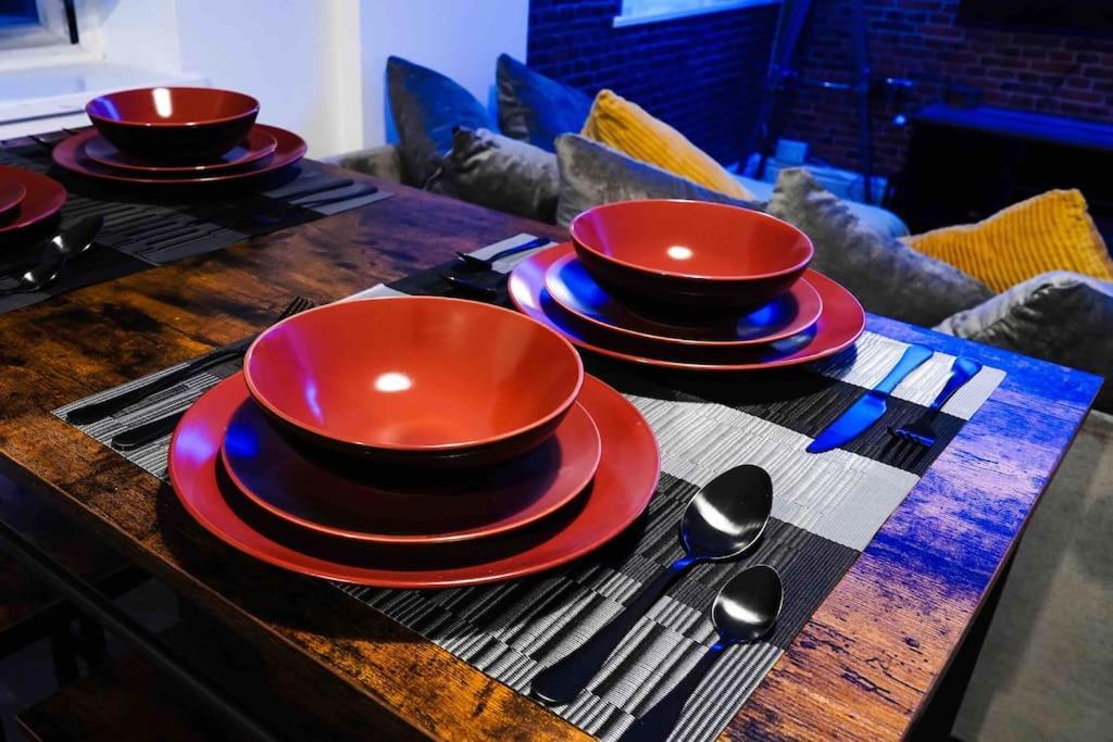 Stunning Two Bed City Centre Apartment リーズ エクステリア 写真